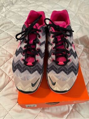 Nike Women's Pink Black Chevron Athletic Sneakers